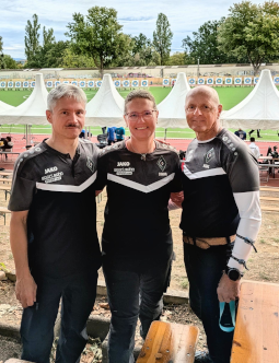 Wladislaw, Diana und Karl auf der Deutschen Meisterschaft Bogen im Freien in Wiesbaden